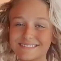 Alyvia Alyn Lind Nude