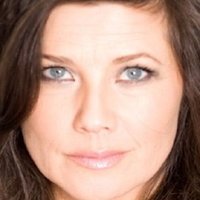 Daphne Zuniga Nude