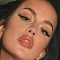 Ellie Robinson Nude