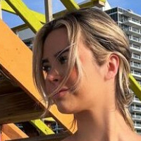 Em1ly El1zabeth Nude