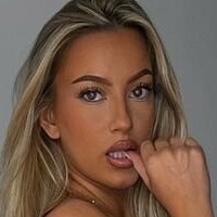 Evie Garbe Nude