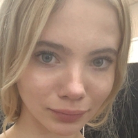 Freya Allan Nude