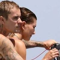 Hailey Baldwin Nude