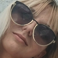 Kelli Kisses Nude
