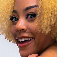 Leairis Cross Nude