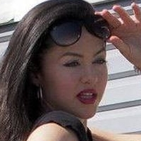 Linna Pearl Nude