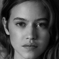 Lou de Laage Nude