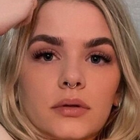 Olivia Clarke Nude