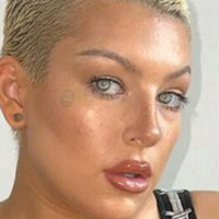 Robyn Station 2.0 Nude