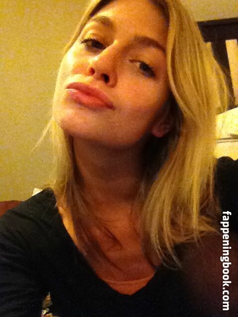 Annie McGinty Nude, The Fappening - Photo #2479214 - FappeningBook